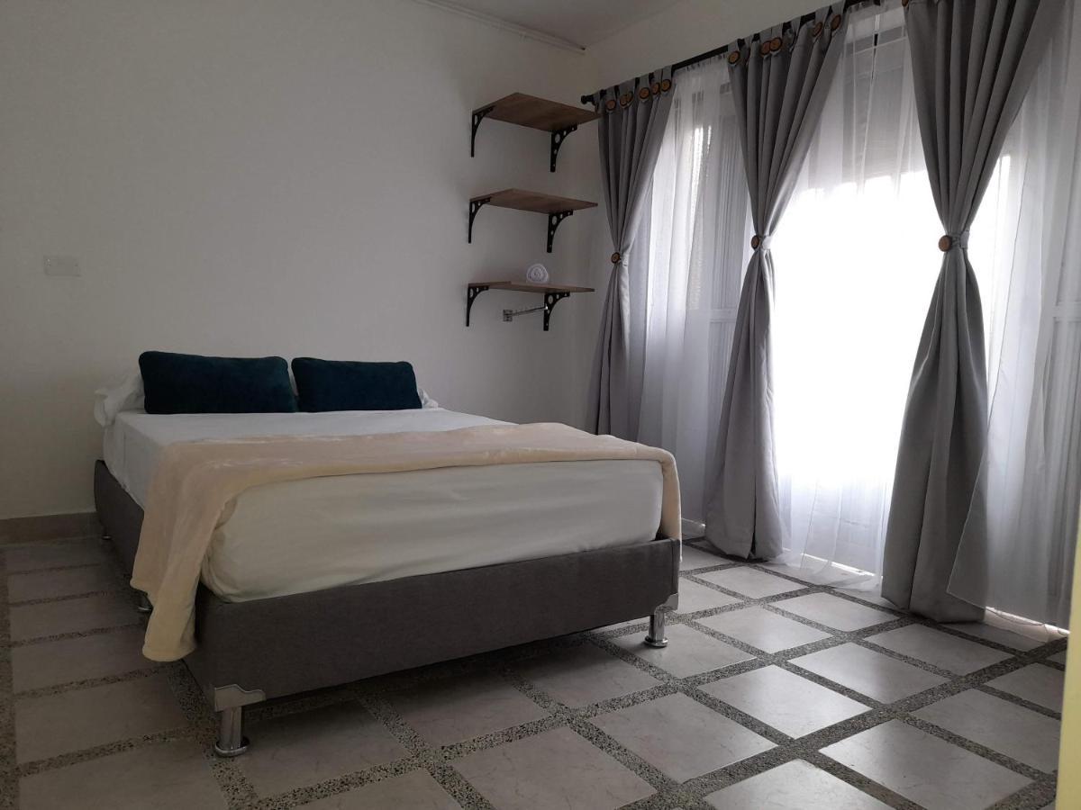 Road Living Home Меделин Екстериор снимка