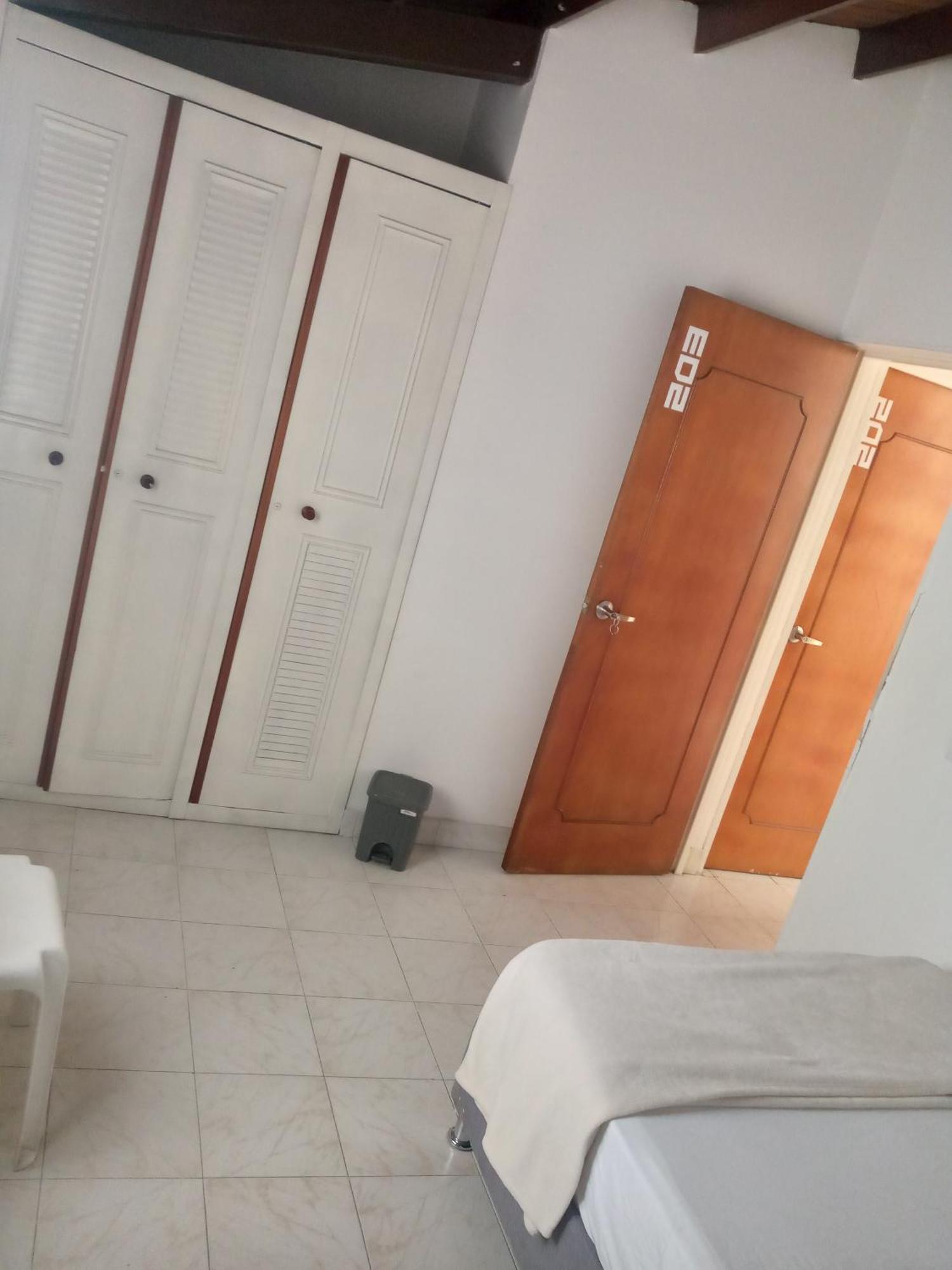 Road Living Home Меделин Екстериор снимка