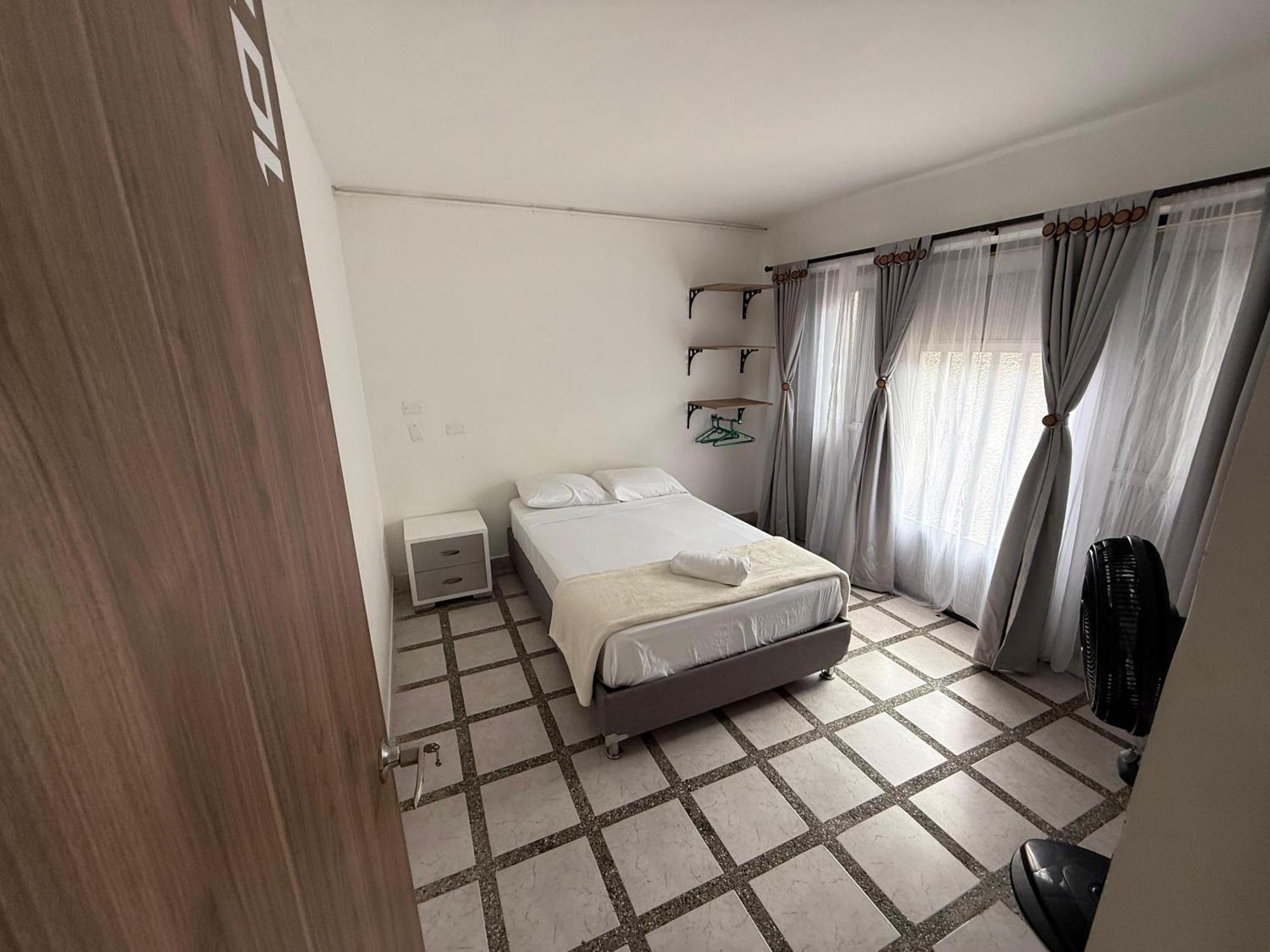 Road Living Home Меделин Екстериор снимка