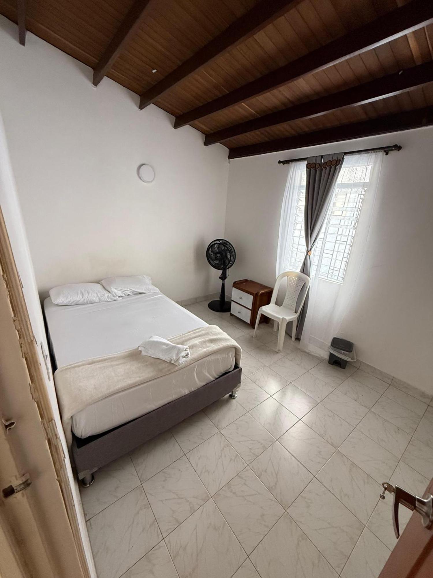 Road Living Home Меделин Екстериор снимка