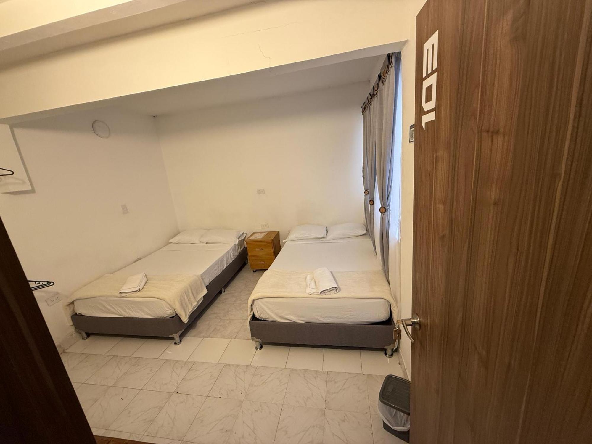 Road Living Home Меделин Екстериор снимка